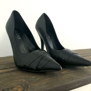 Aldo black pumps, worn once. Size 5.5 (35)